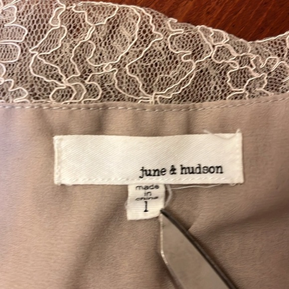 Anthropology june & hudson Lace Top Blouse Large Peplum Flutter Sleeves Taupe - Picture 3 of 8